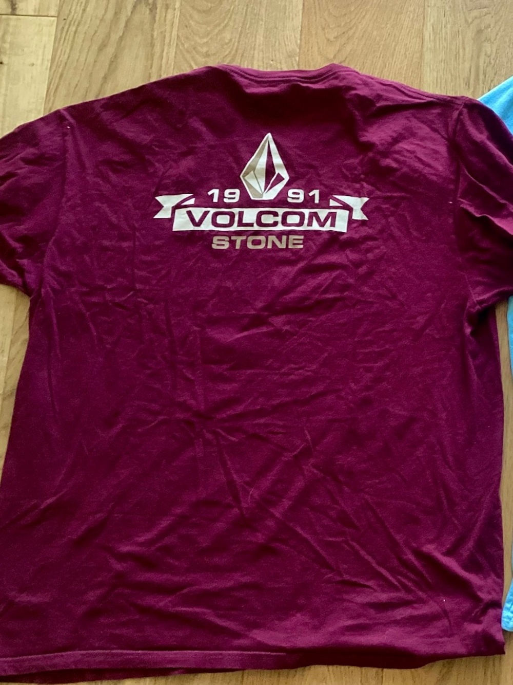 Volcom XL shirts 2 bundle